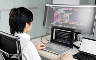 永兴 api php源码,下载的php源码怎么运行呢？